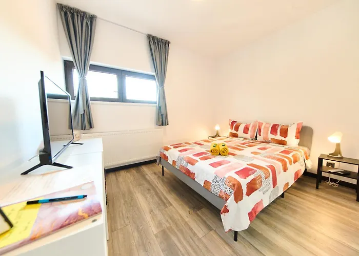 Old Town Oasis - Ap 10 *