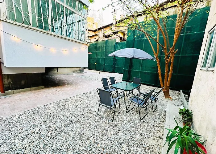 Old Town Oasis - Ap 10